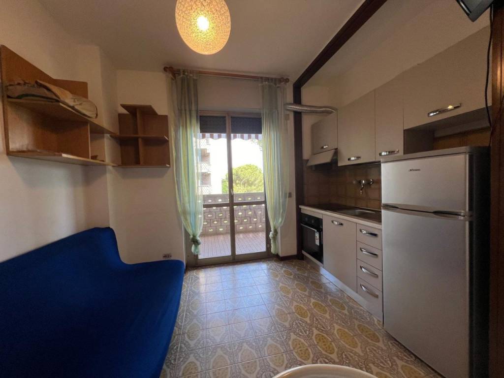 Appartamento a Follonica in VIA LAGO DI LUGANO, 5 - Foto 2