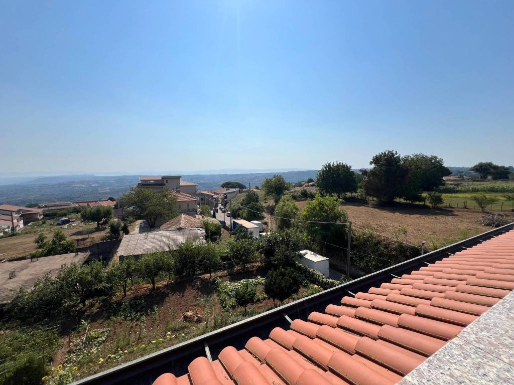 Casa indipendente a Zungri in Via Macallè - Foto 2