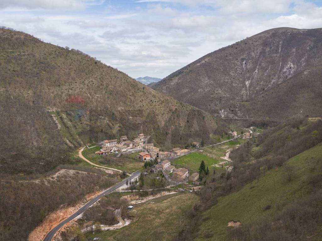 Casa indipendente a Frontone in strada del caprile, 28 - Foto 3