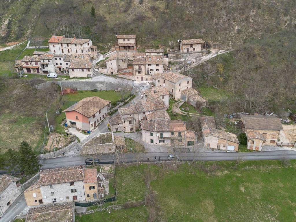 Casa indipendente a Frontone in strada del caprile, 28 - Foto 4