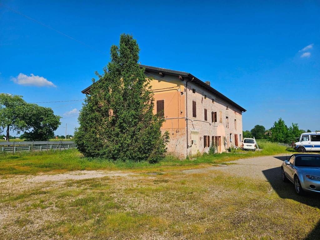 Terreno a Carpi in Strada Statale di Correggio, 32 - Foto 2