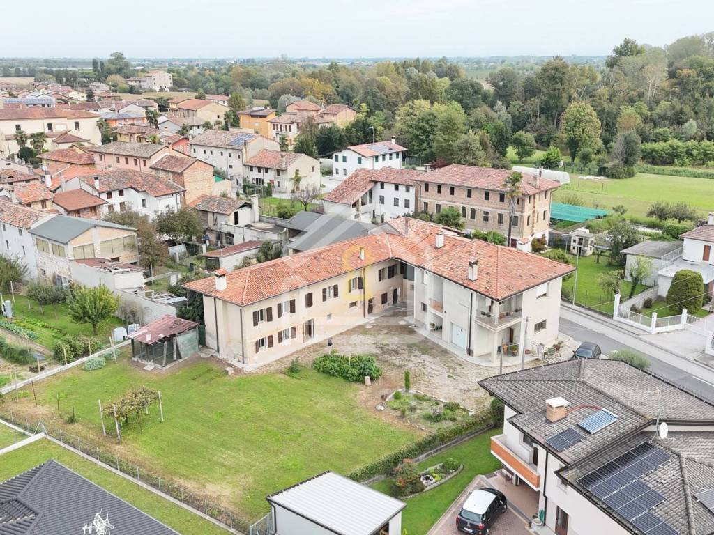 Rustico / casale a Rivignano teor in Via Vittorio Emanuele III, 90 - Foto 2