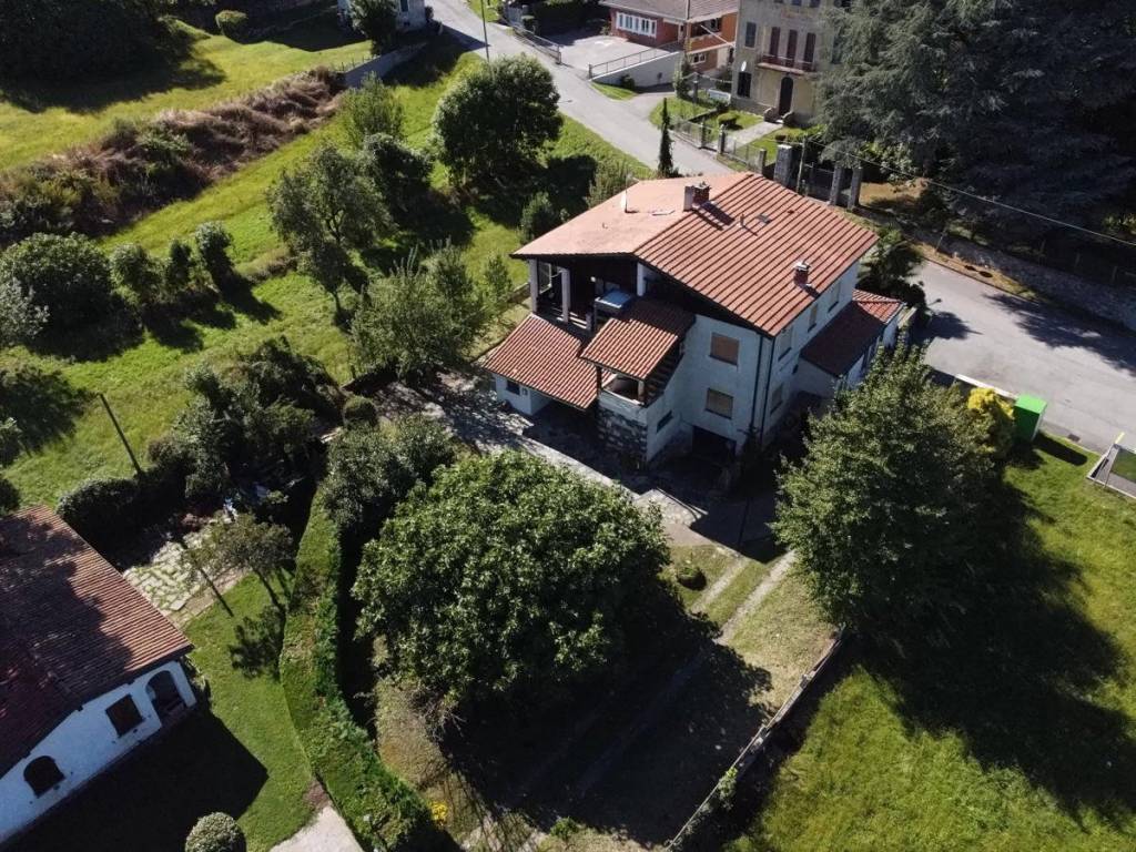 Villa a Madonna del sasso in Via Leonida Ferrari, 1 - Foto 4