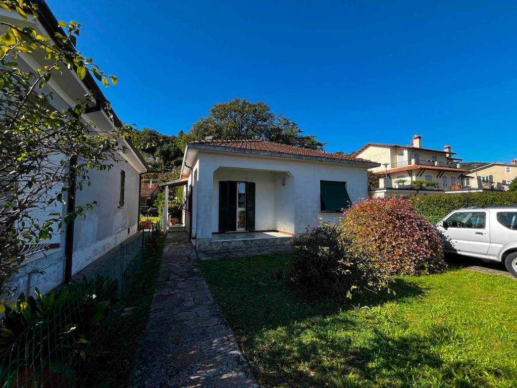 Villa a Ameglia in Via C. A. Fabbricotti, 126 - Foto 3