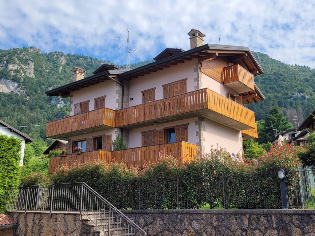 Villa a Castione della presolana in Via Francesco Nullo, 11 - Foto 2