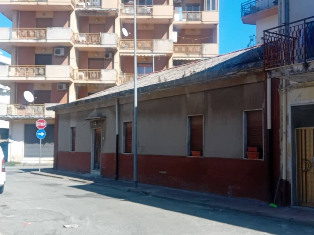 Casa indipendente a Gioia tauro in Via Adigrat, 3 - Foto 4