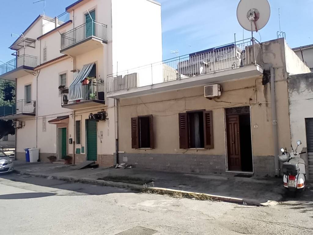Casa indipendente a Gioia tauro in Via Francesco Crispi, 5 - Foto 3