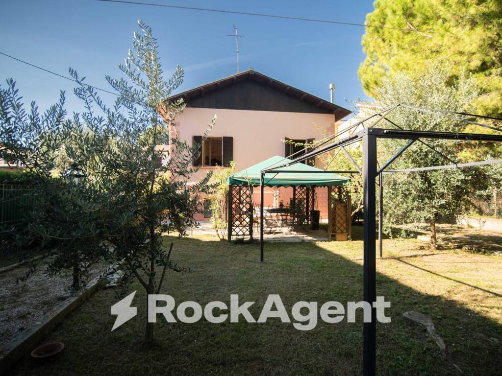 Villa a Fano in Viale I Maggio, 75 - Foto 2