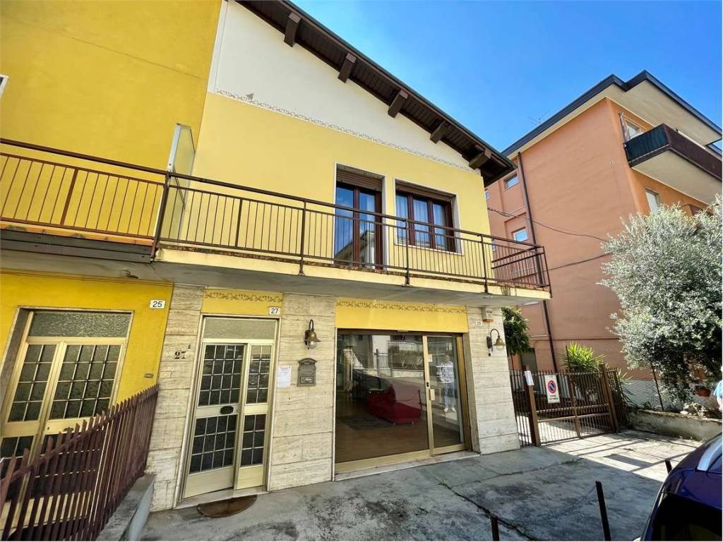 Casa indipendente a Verona in via Fiordiligi, 27 - Foto 2