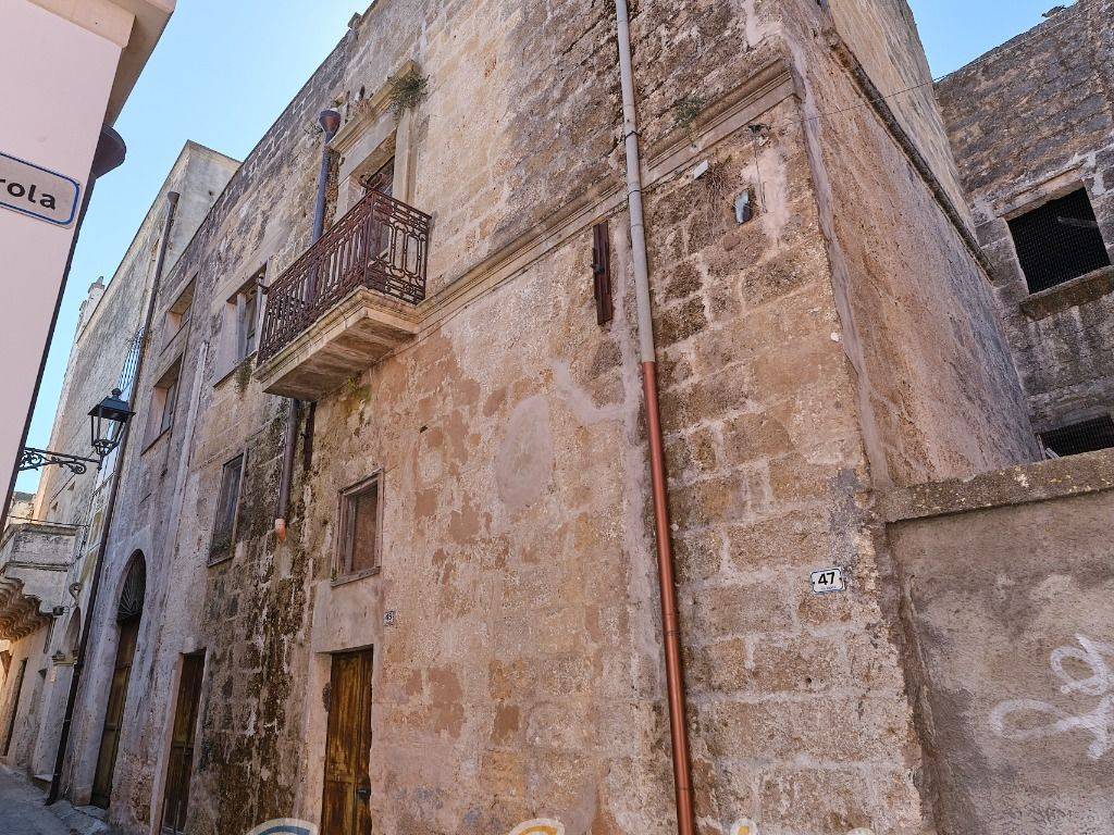 Casa indipendente a Supersano in Via Camillo Benso di Cavour - Foto 2