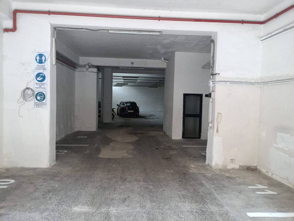 Box / garage a Taranto in Via Tito Minniti, 77 - Foto 2