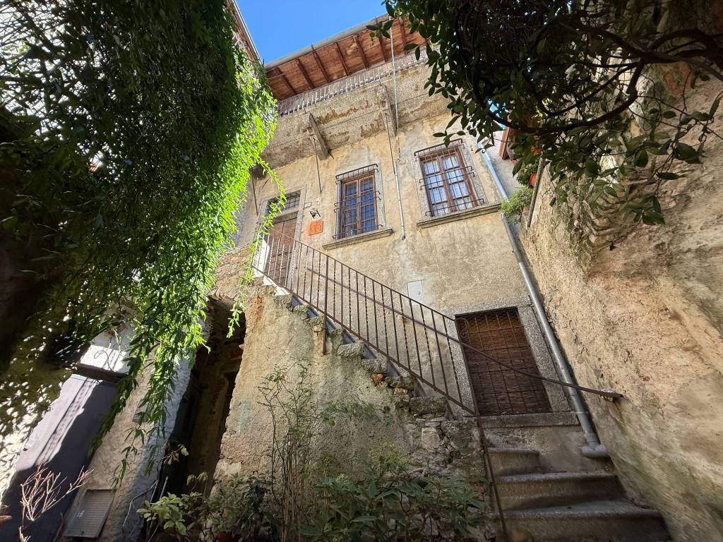 Casa indipendente a Tremezzina in Via Martiri della Patria, 6 - Foto 2