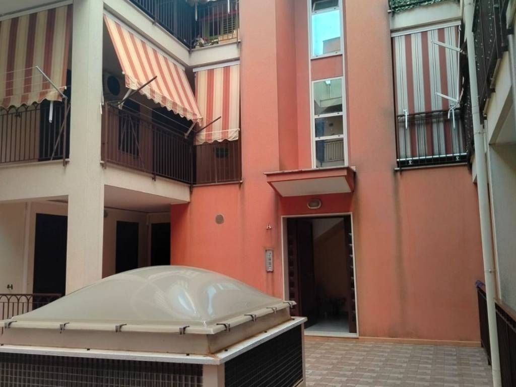 Appartamento a Bitonto in Via Senatore Vincenzo Sylos Labini - Foto 5