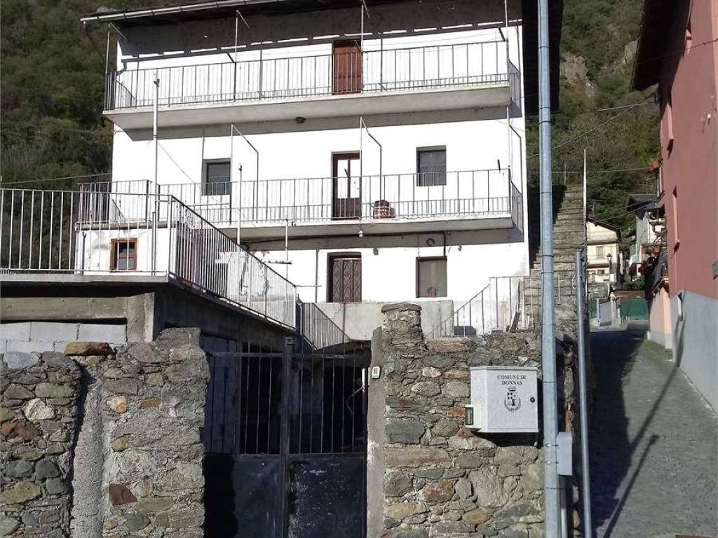Casa indipendente a Donnas in via Ronc de Vaccaz - Foto 3