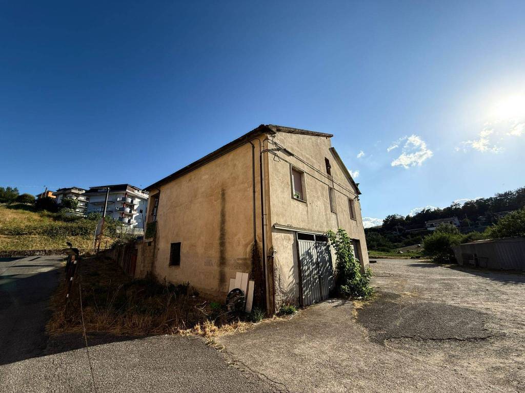 Villa a Montalto uffugo in Via Salerni - Foto 2