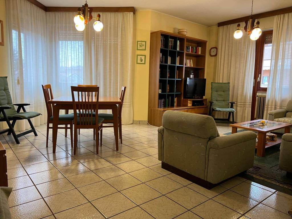 Appartamento a Arona in Via 24 MAGGIO - Foto 2