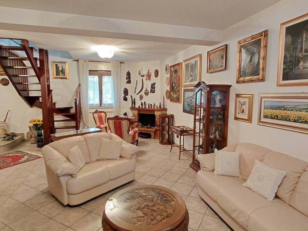 Villa a Todi in Vocabolo Pantani Di Pantalla - Foto 3