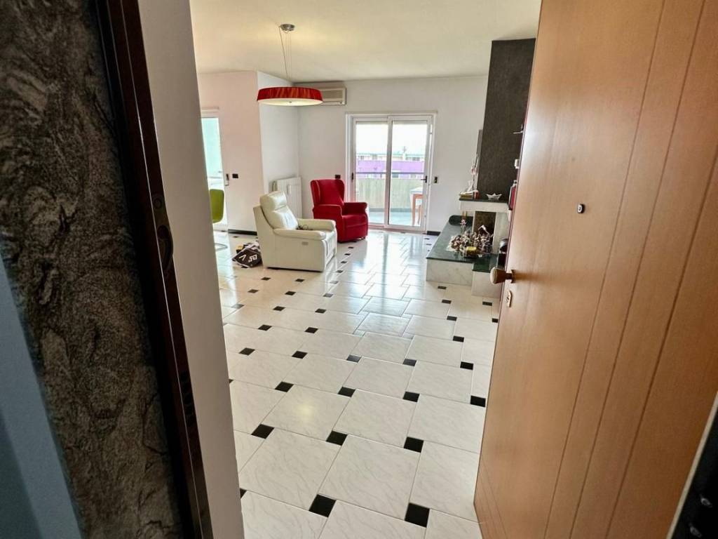Appartamento a Castellaneta in Via Mater Christi, 13 - Foto 2