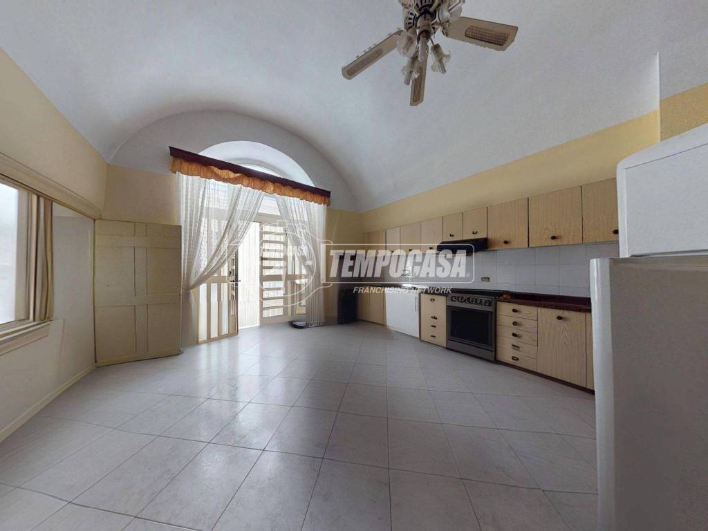 Casa indipendente a Turi in Via Francesco Mastrangelo - Foto 2