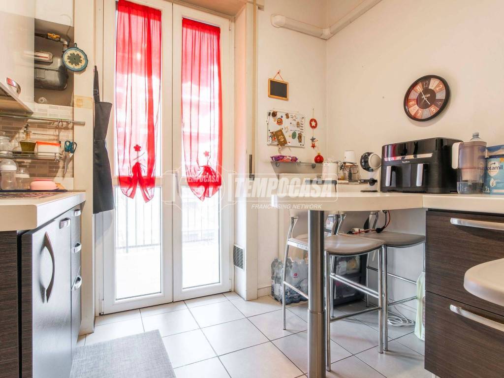 Appartamento a Saronno in Via Cesare Miola 18/A-B - Foto 2