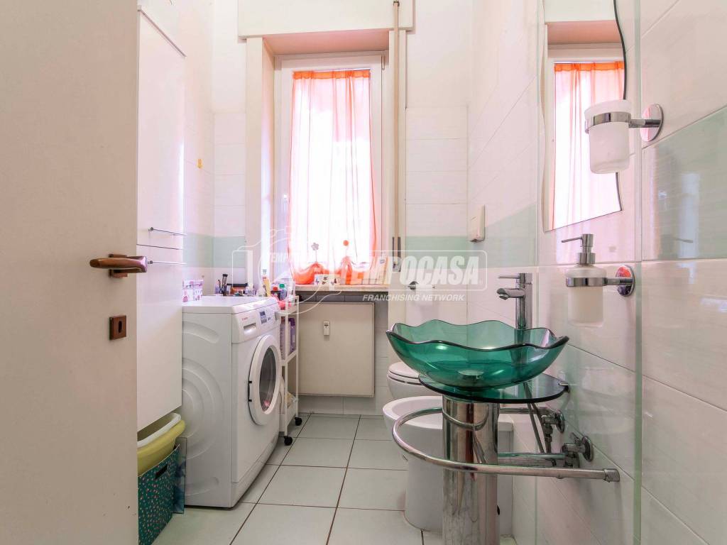 Appartamento a Saronno in Via Cesare Miola 18/A-B - Foto 4