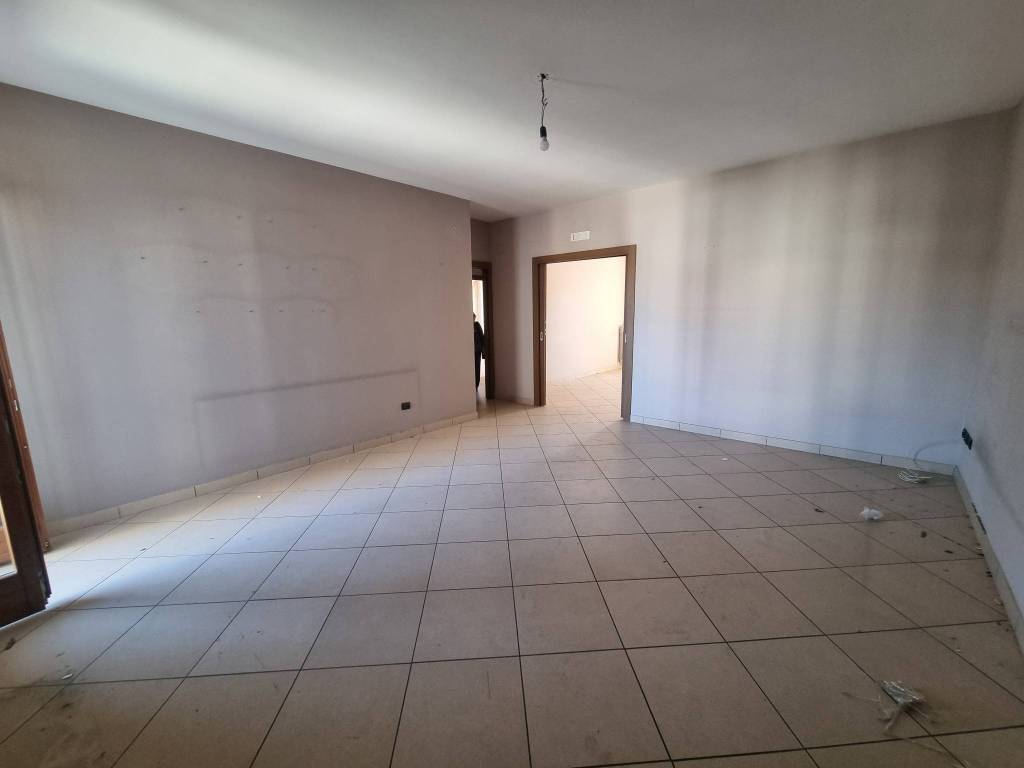 Appartamento a Trentola-ducenta in Via 4 Novembre - Foto 3