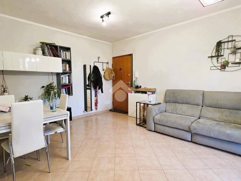 Appartamento a Bagnolo san vito in VIA DON ASTOLFI, 30 - Foto 2