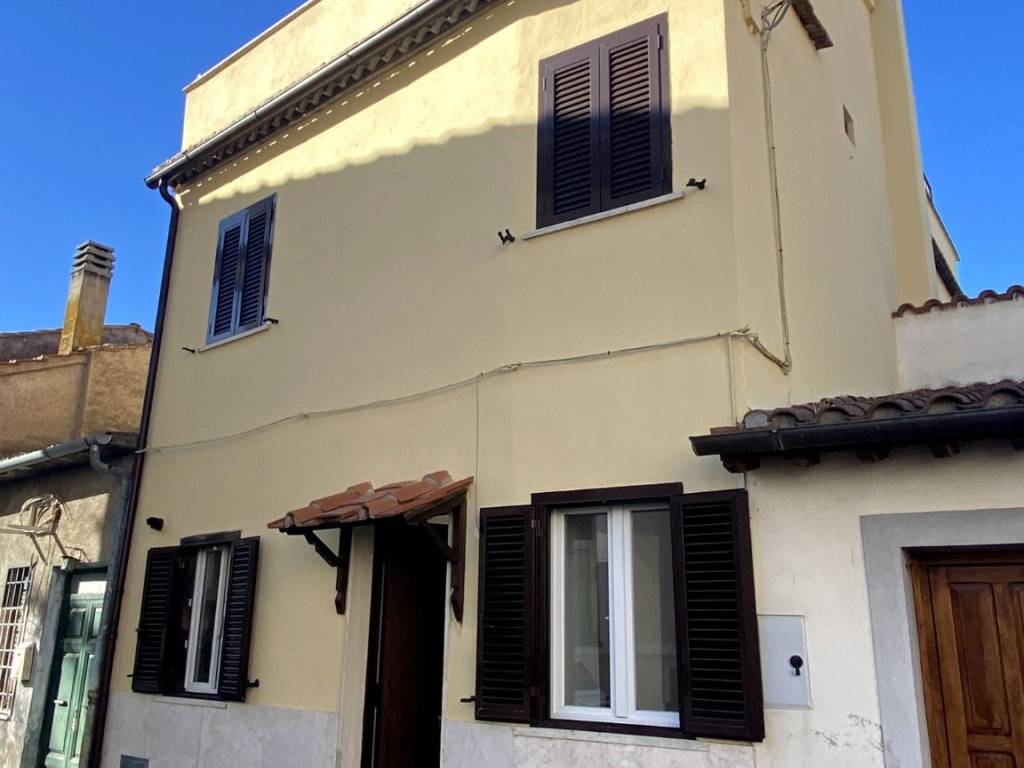 Casa indipendente a Forano in Piazza Giuseppe Mazzini, 14 - Foto 2