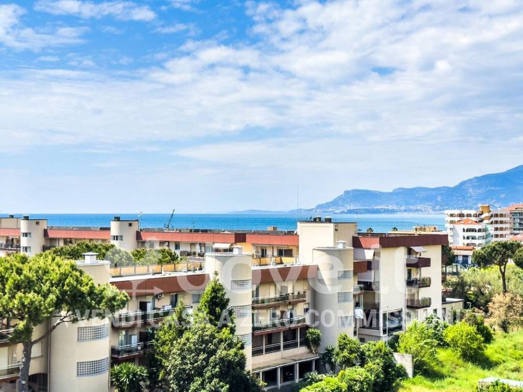 Attico / mansarda a Ventimiglia in Via Nino Lamboglia, 8 - Foto 4