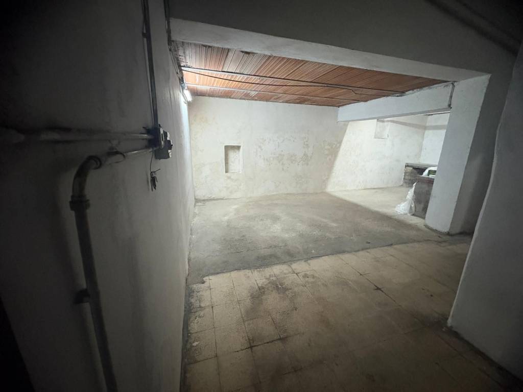 Box / garage a Nocera inferiore in Via Vincenzo Velardi, 8 - Foto 3