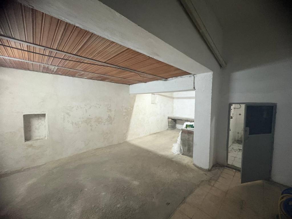 Box / garage a Nocera inferiore in Via Vincenzo Velardi, 8 - Foto 4