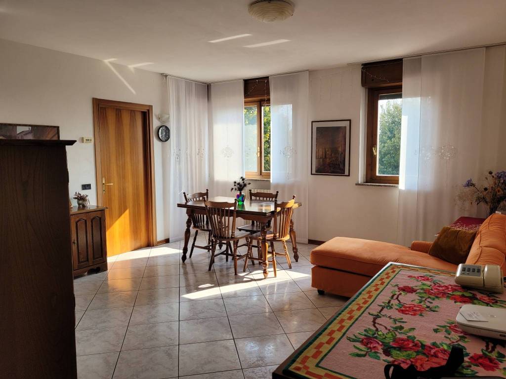 Appartamento a Villa guardia in Via Valtellina - Foto 3
