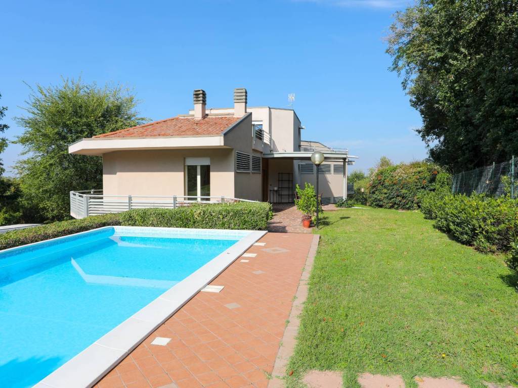 Villa a Castiglione delle stiviere in Via Belvedere, 2 - Foto 2