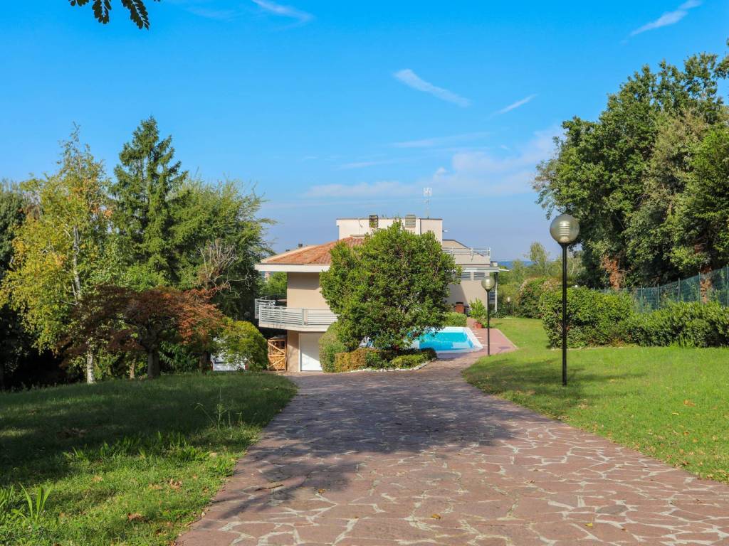Villa a Castiglione delle stiviere in VIA BELVEDERE, 3 - Foto 2