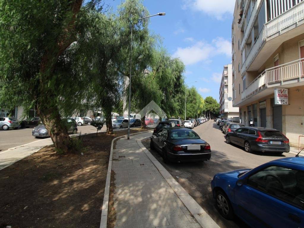 Box / garage a Brindisi in Via S. Martino della Battaglia, 10 - Foto 2