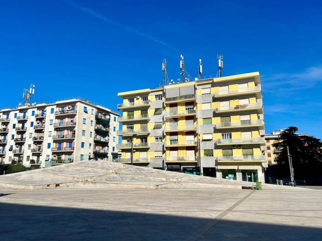 Appartamento a Cosenza in Piazza Carlo Bilotti, 43 - Foto 3