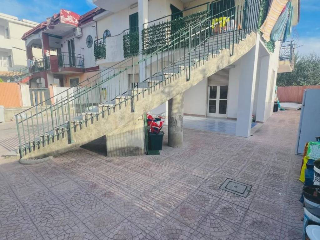 Appartamento a Castel volturno in Viale Michelangelo Buonarroti - Foto 2