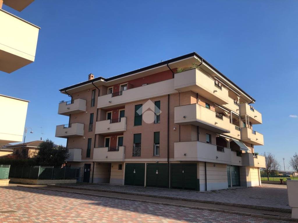 Appartamento a Giussago in Via Benedetto Croce, 10 - Foto 2