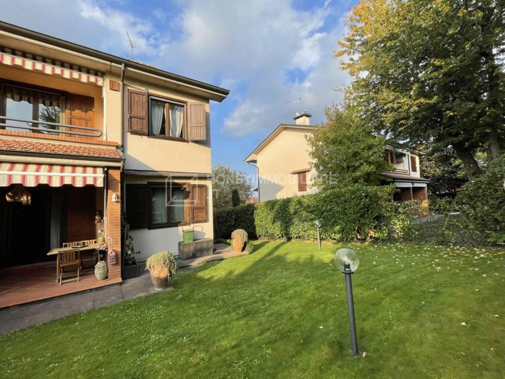 Villa a Salsomaggiore terme in Via Giuseppe Ungaretti - Foto 2