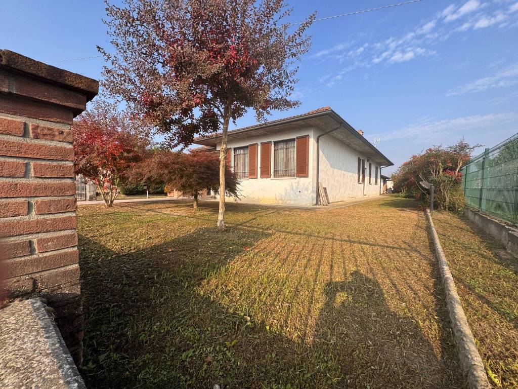 Villa a Pieve porto morone in Via 24 Maggio - Foto 4