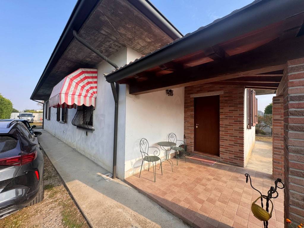 Villa a Pieve porto morone in Via 24 Maggio - Foto 5