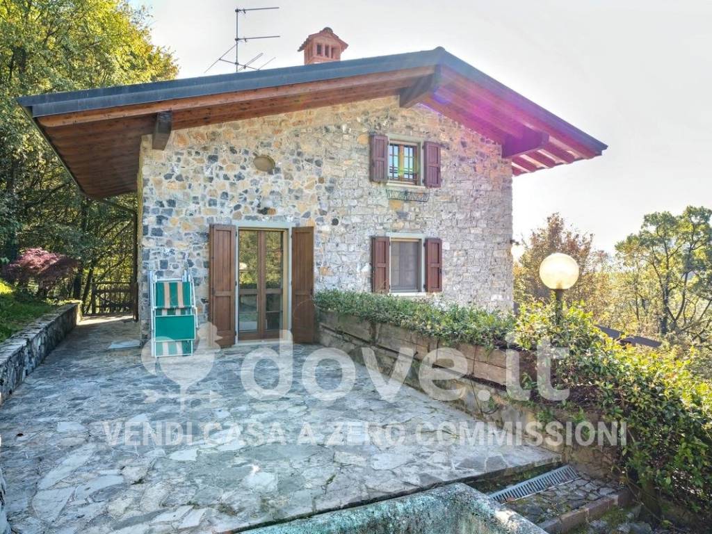 Villa a Val brembilla in Via Grumello, 64 - Foto 2