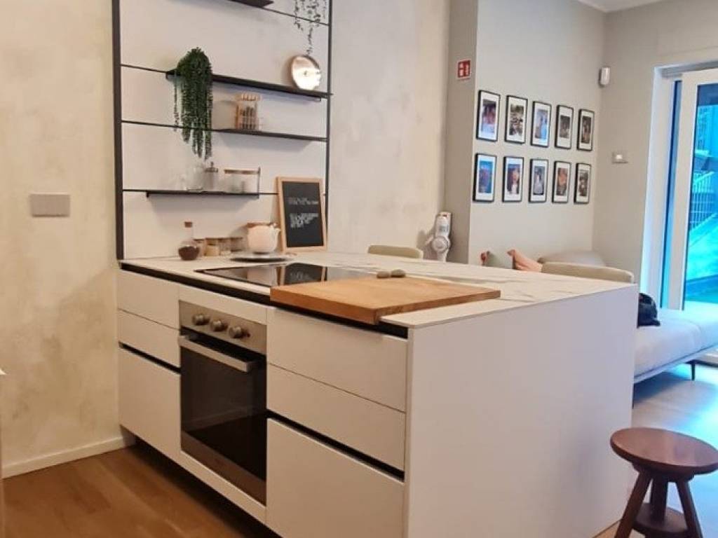 Appartamento a Como in Via Regina Teodolinda, 53 - Foto 3