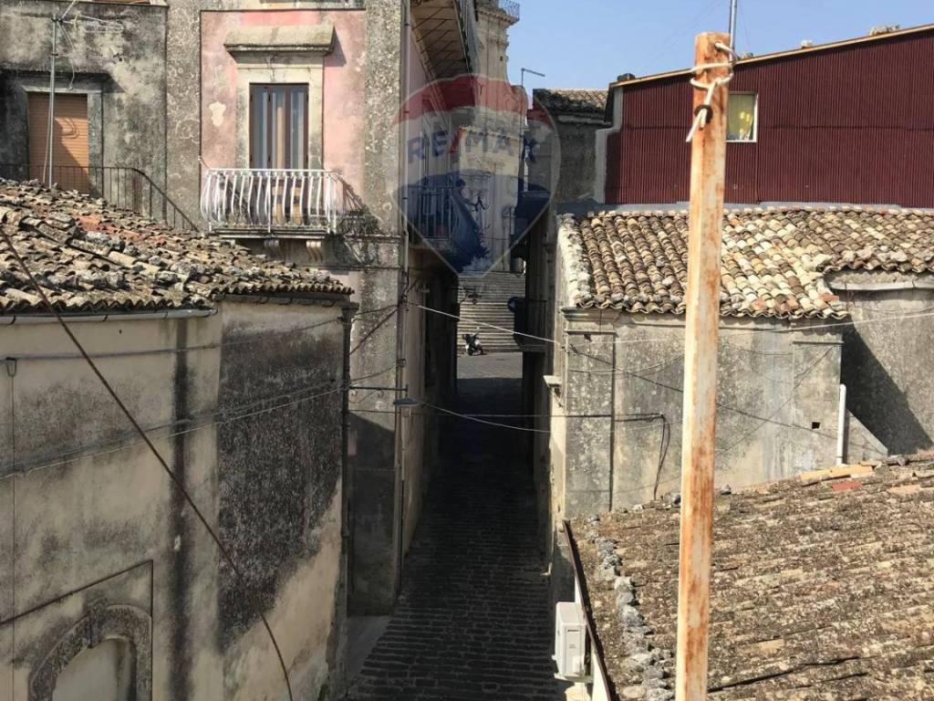 Casa indipendente a Palazzolo acreide in via Pietro Messina, 21 - Foto 2