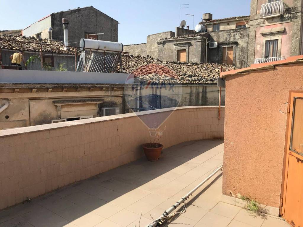 Casa indipendente a Palazzolo acreide in via Pietro Messina, 21 - Foto 3
