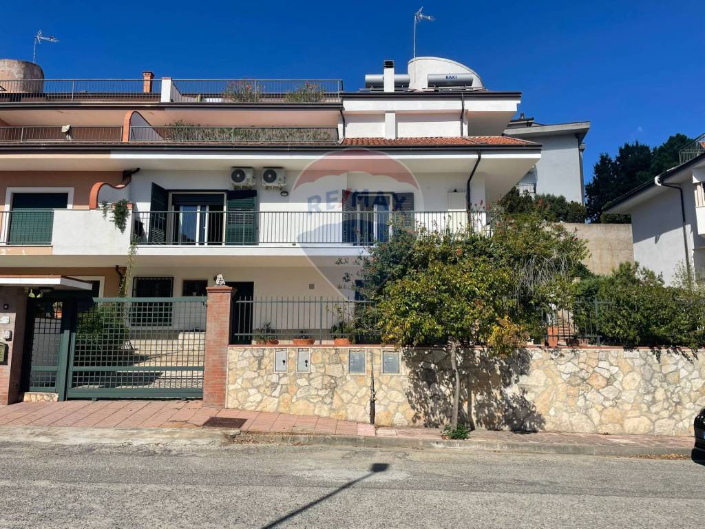 Appartamento a Corigliano-rossano in Via Pietro Francioso, 16 - Foto 2