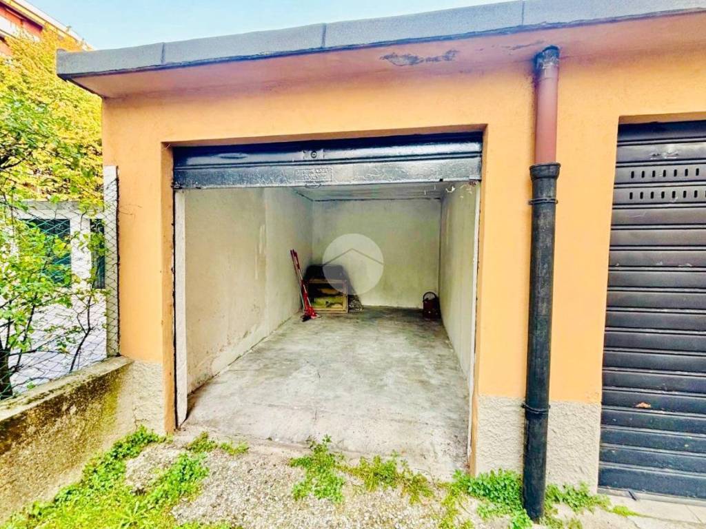 Box / garage a Monza in Via Emilio Borsa, 39 - Foto 4