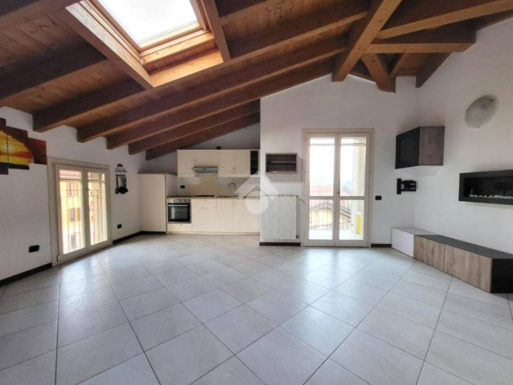 Appartamento a Besana in brianza in Via Bellavista, 3 - Foto 3