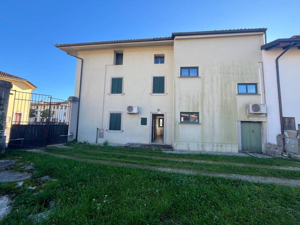 Villa a Povoletto in Piazza Don Luigi Ciani, 1 - Foto 2