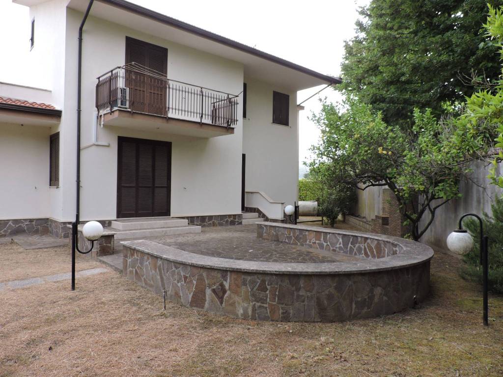 Villa a Sessa aurunca in Via Corbara - Foto 5